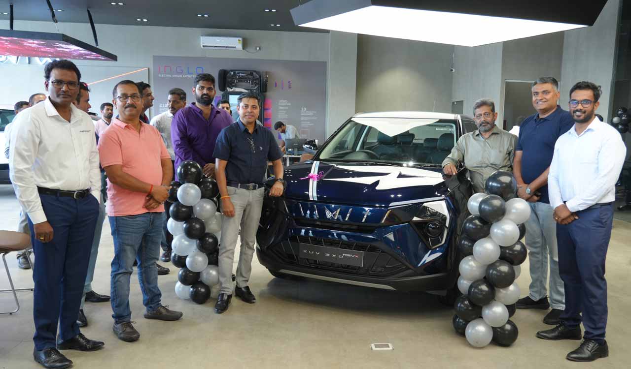 Hyderabad: VVC Motors inaugurates new Mahindra showroom in Old Bowenpally