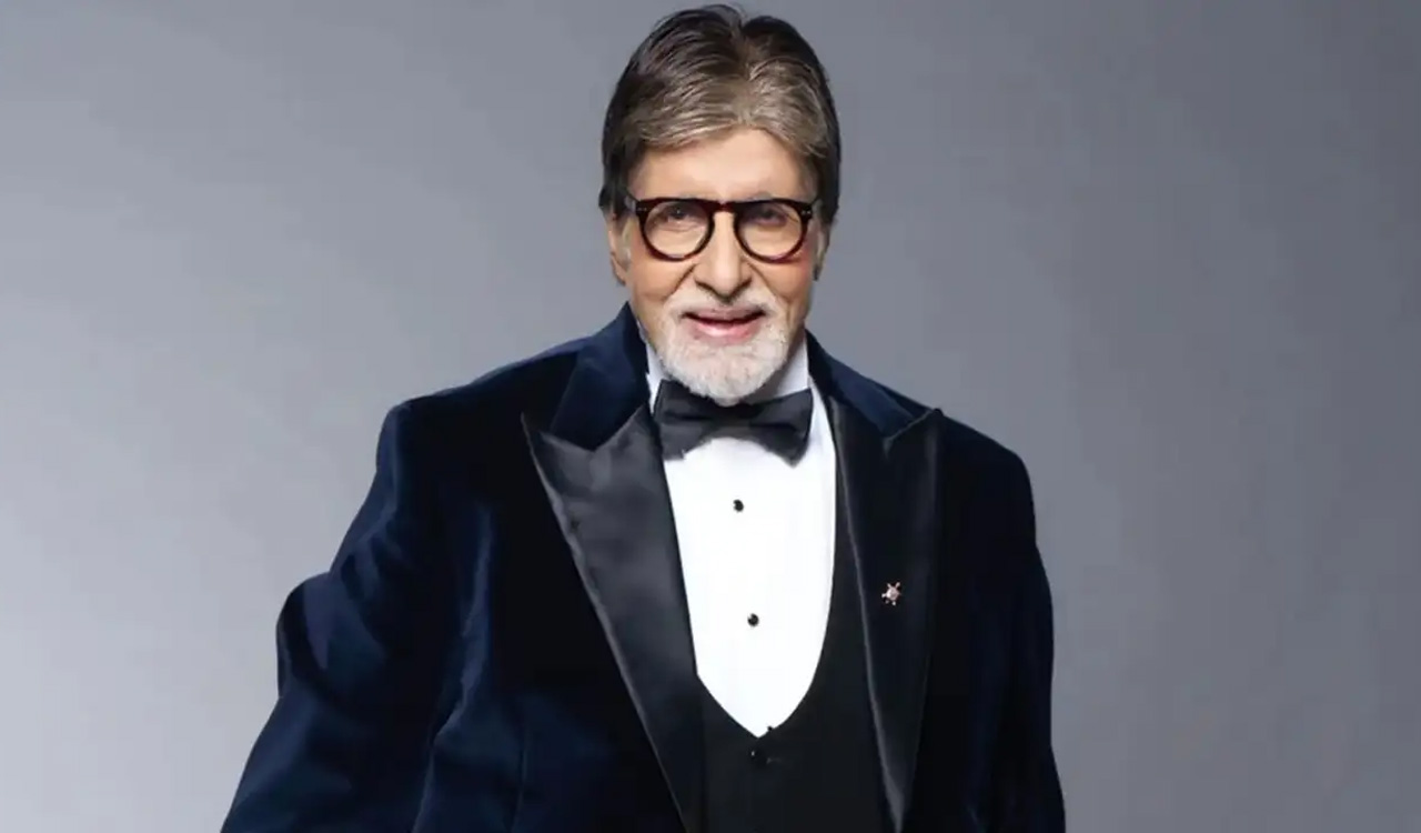Amitabh Bachchan recalls moment of helplessness as he couldn’t help a child selling gajras