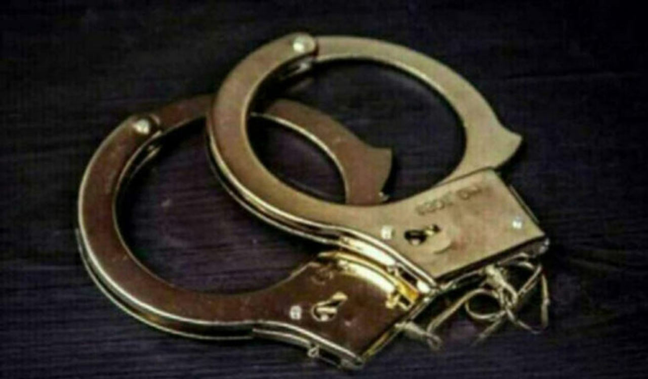 Robbery gang detained in Jagtial; eight arrested, gold and vehicles recovered