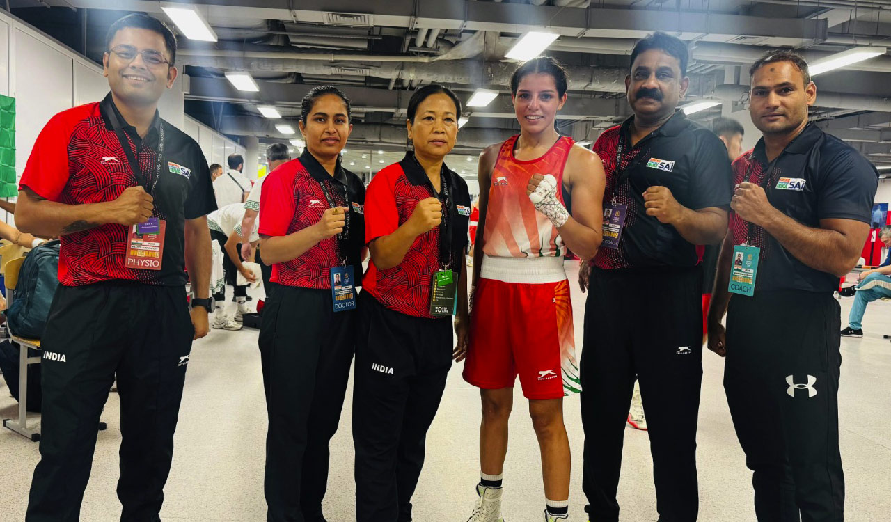 Hitesh, Sakshi book semifinal berths