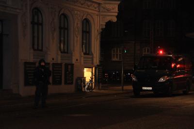 A man was shot dead and two others injured in a violent shooting in #Copenhagen's Tingbjerg area. The suspect fled the scene and remains at large