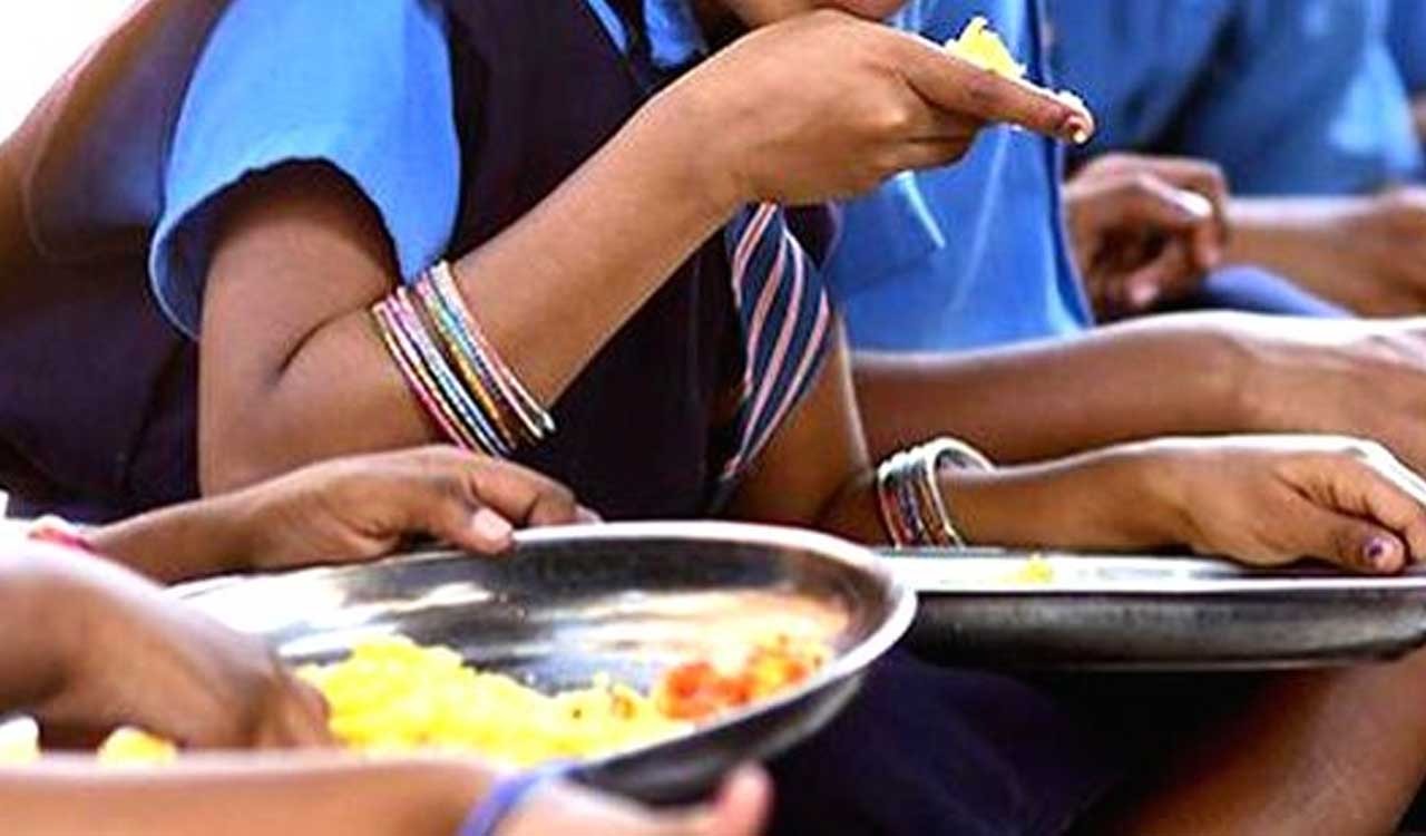 Parents express anger over officials’ response to food poisoning incident in Mancherial