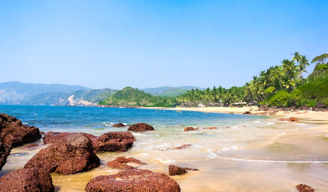 Goa may ban glass liquor bottles near beaches to prevent tourist injuries