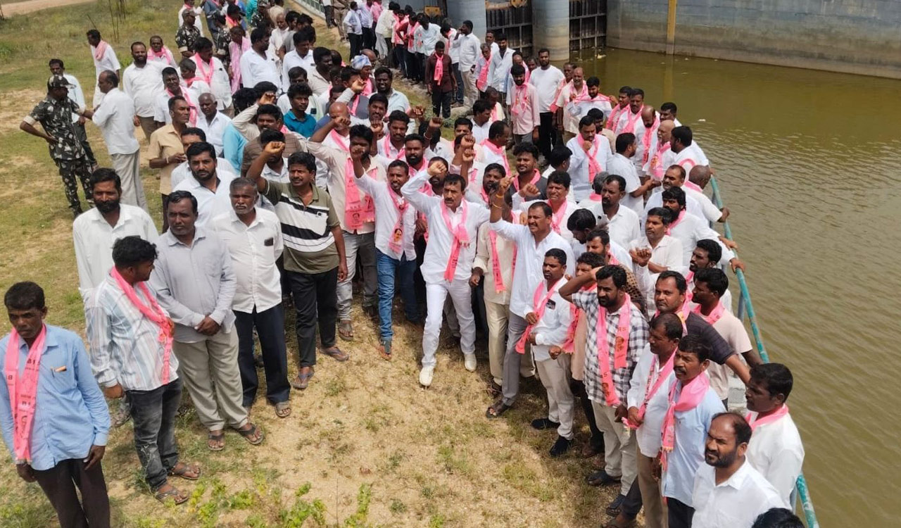 Lift water from Kaleshwaram to meet irrigation needs of Vanakalam: BRS