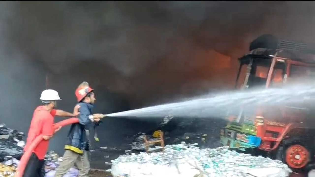 Telangana: Massive fire breaks out in waste management company in Sangareddy’s Pashamylaram