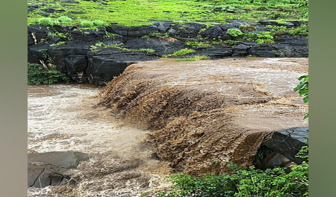 Watch: Jadi Malkapur waterfall springs to life, draws tourists to Sangareddy