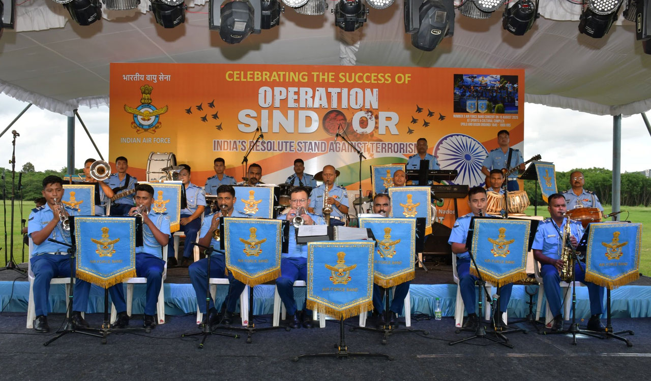 Hyderabad: Air Force Academy’s band pays musical tribute to India’s freedom