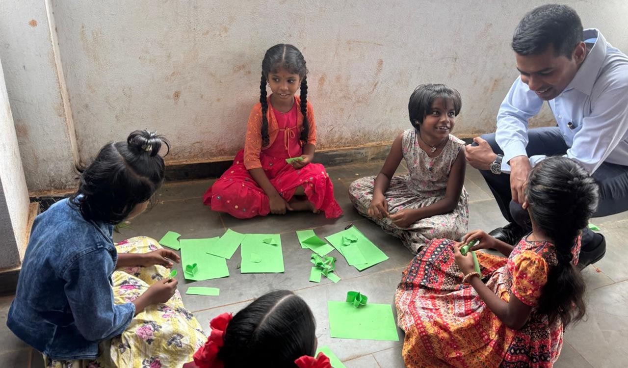 Khammam Collector launches ‘Bagless Day’ in govt schools