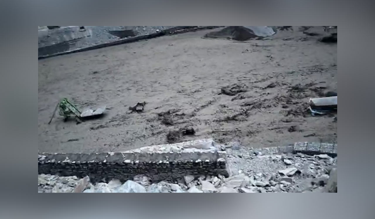 Himachal cloudburst triggers flash floods; Army evacuates stranded civilians