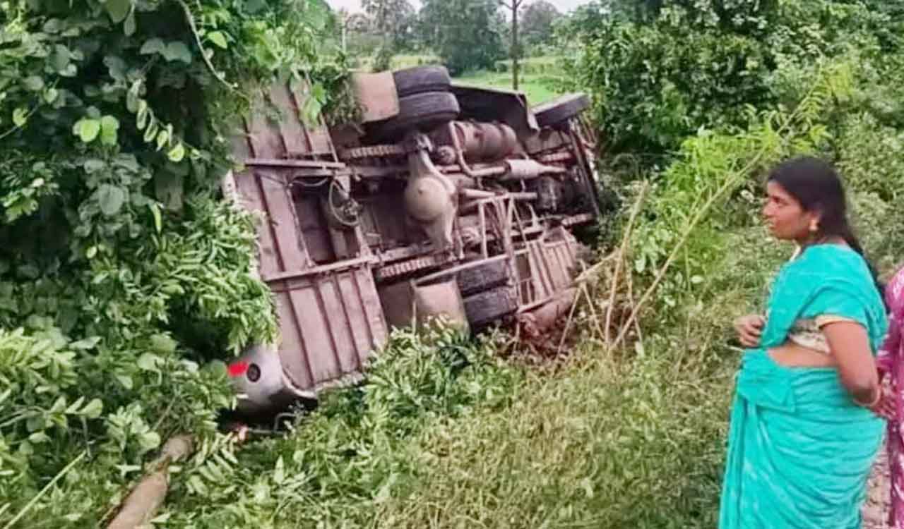 Private bus overturns; five suffer minor injuries in Kothagudem
