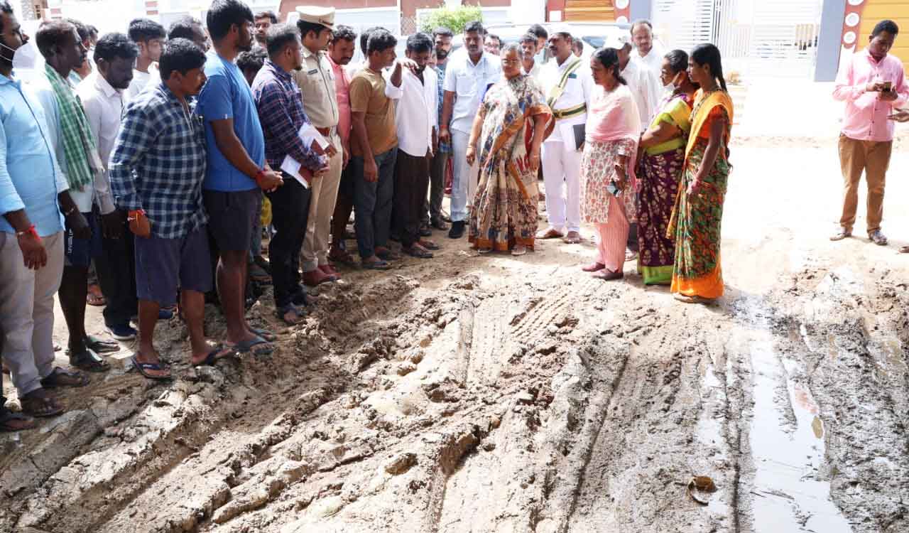 Telangana: Soon after Harish’s visit, Collector inspects Timmapur, orders strict dengue control measures