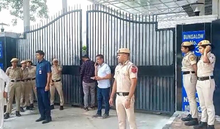 Delhi Cm F