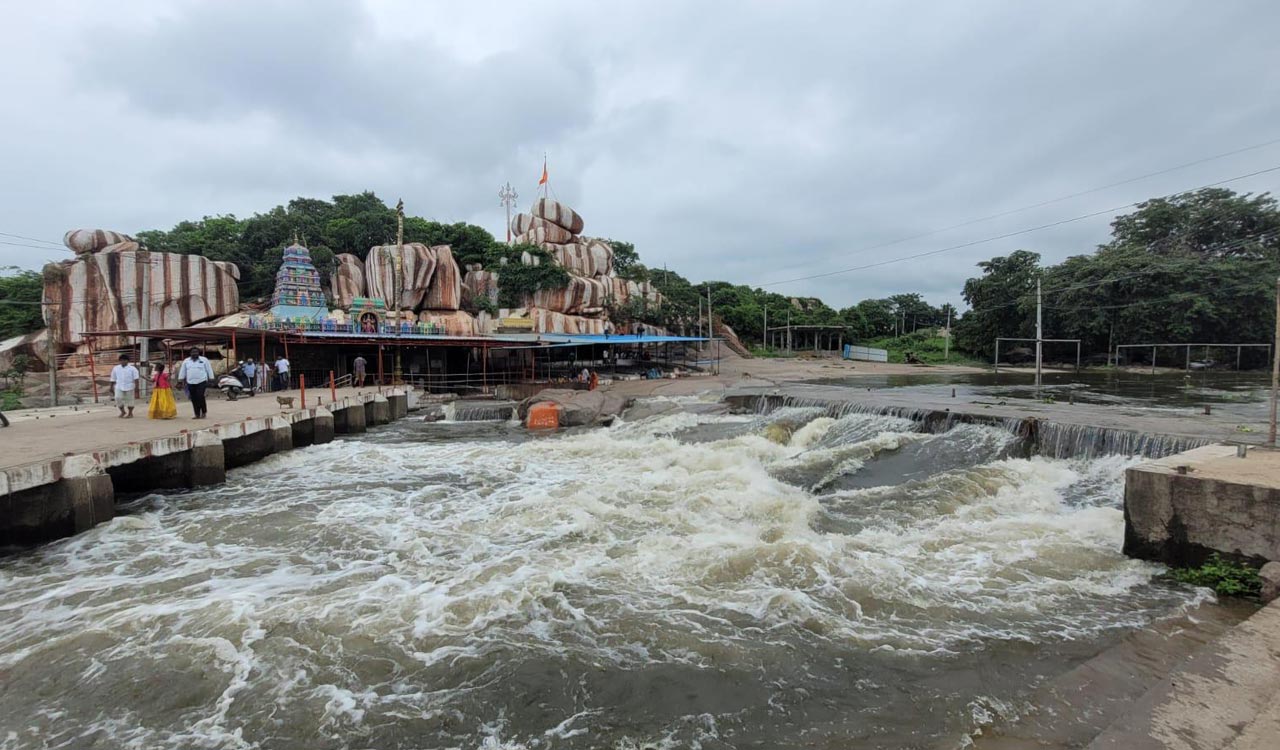 Medak: Heavy floods force closure of Edupayala Sri Vana Durga Bhavani Temple