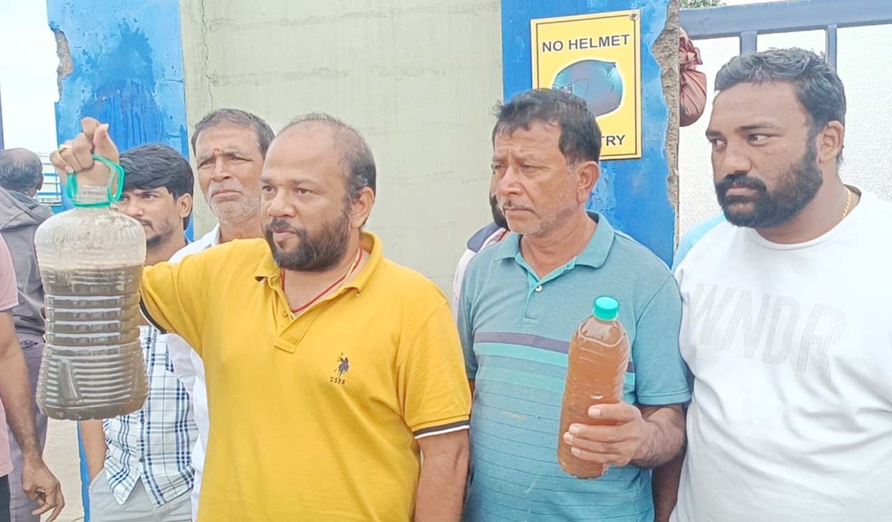 Gummadidala farmers accuse Maithri Drugs of releasing harmful effluents into paddy fields