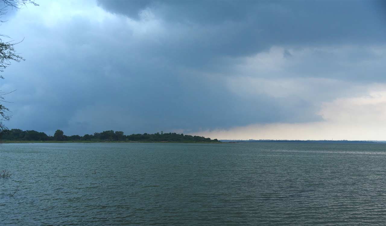 Flood warning continues at Osman Sagar as heavy rains raise water levels in twin reservoirs