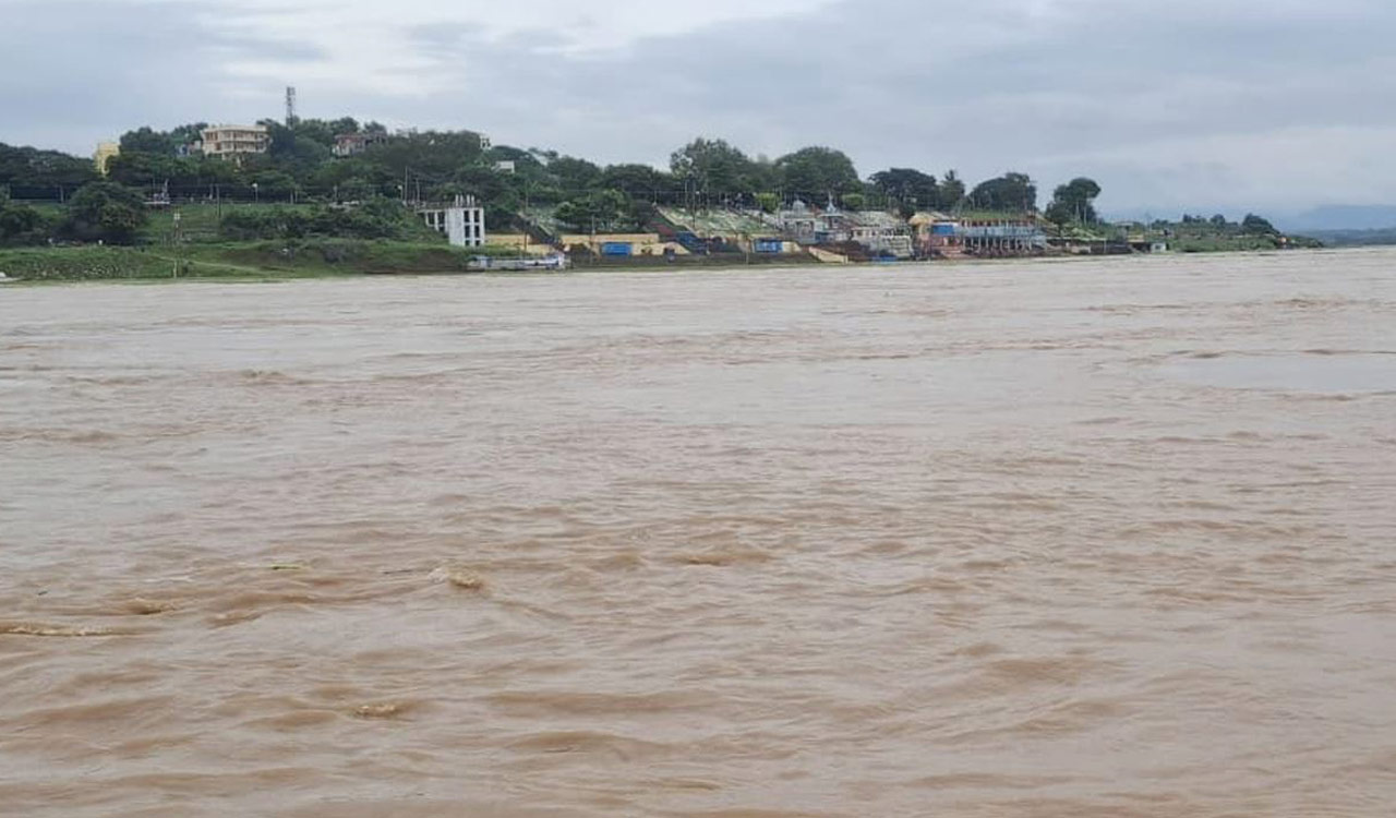 Second flood warning withdrawn in Bhadrachalam as Godavari recedes, first warning still active