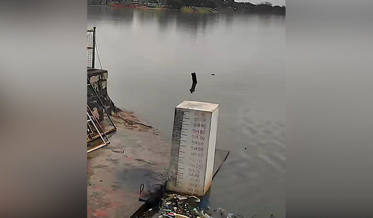 Himayat Sagar inflows trigger alarm, HMWSSB issues another flood warning