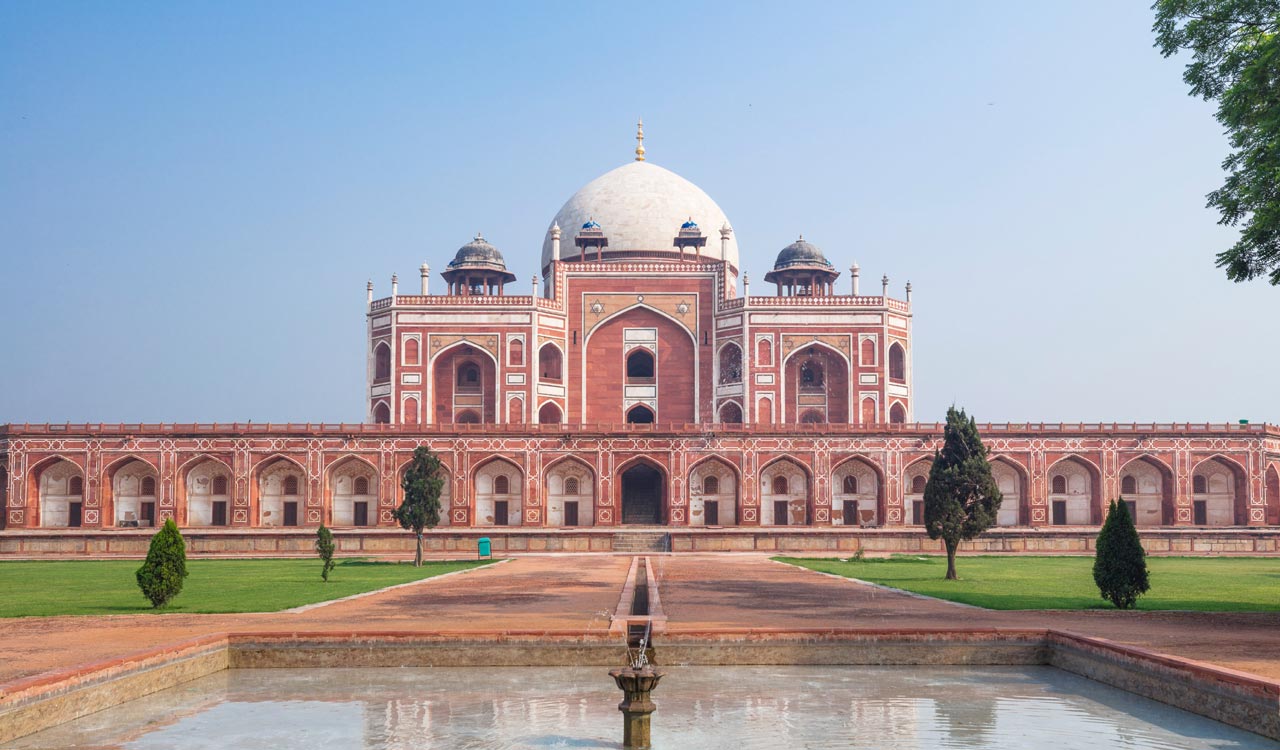 Delhi’s Humayun’s Tomb suffers partial collapse, people feared trapped