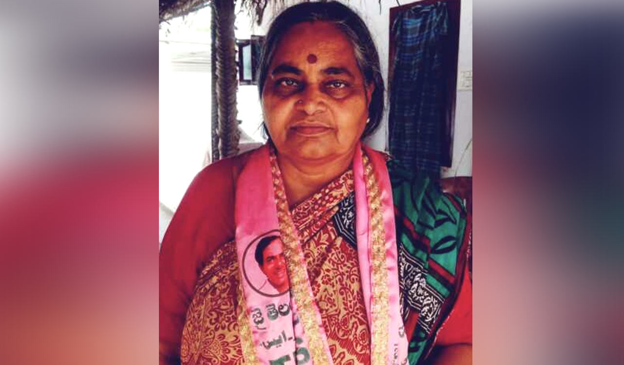 KCR condoles demise of BRS founding member Nagamani