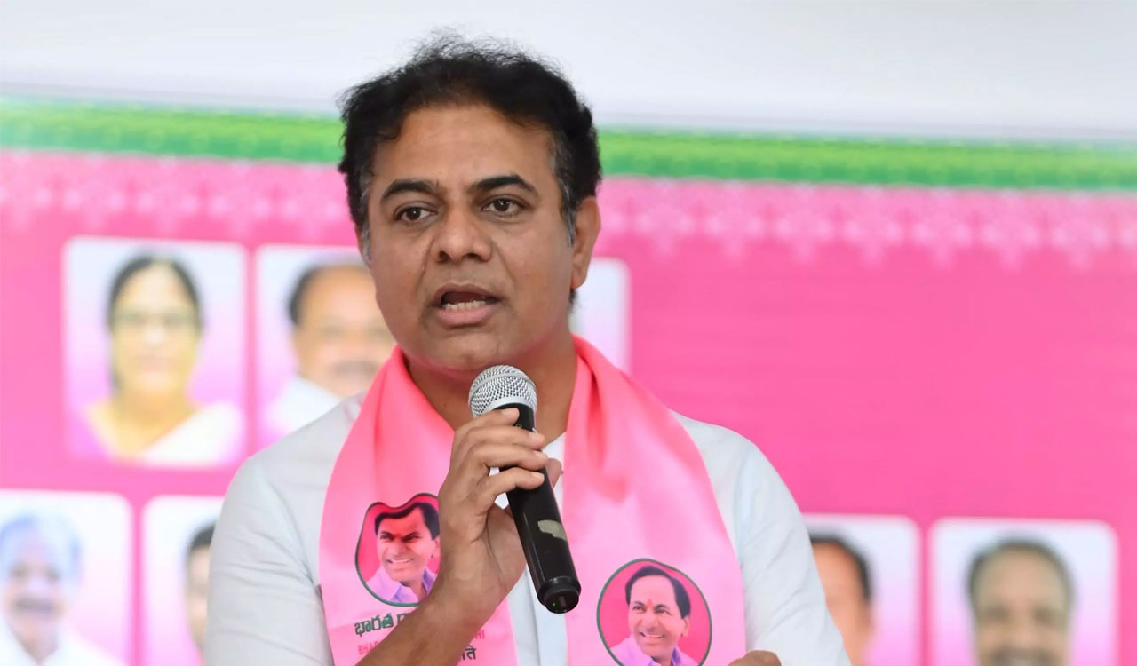 KTR writes to Bhatti, asks State government to support Sircilla weavers