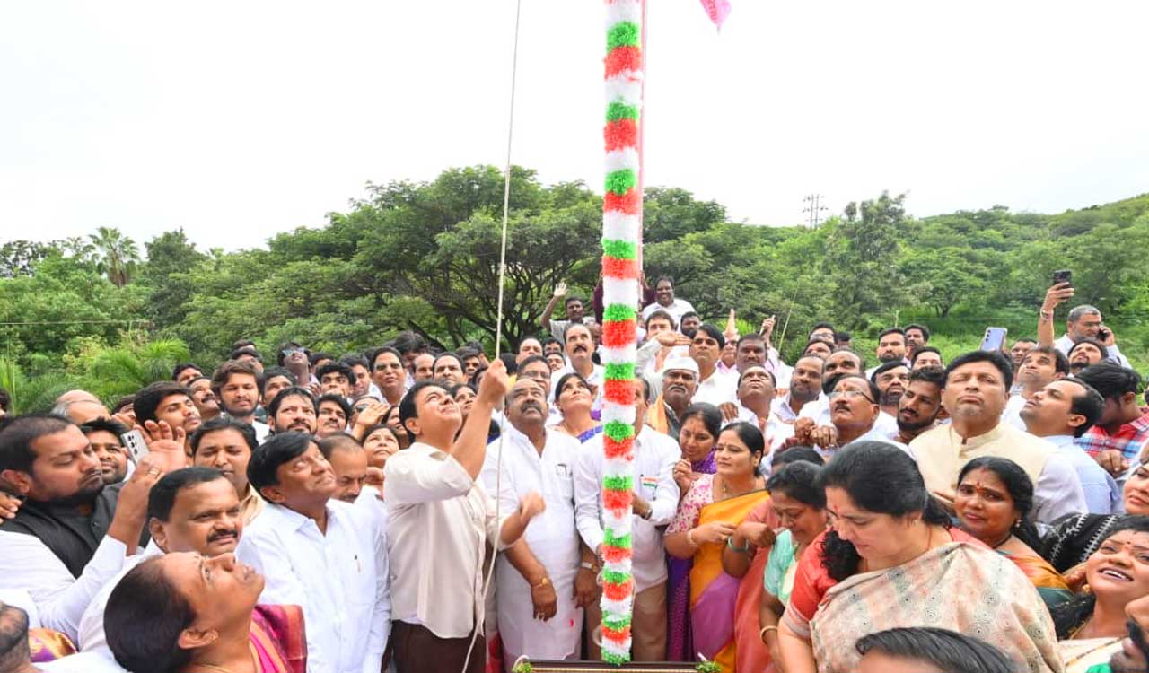 KTR hoists Tricolour at Telangana Bhavan, Slams Congress for Undoing BRS’s Progress