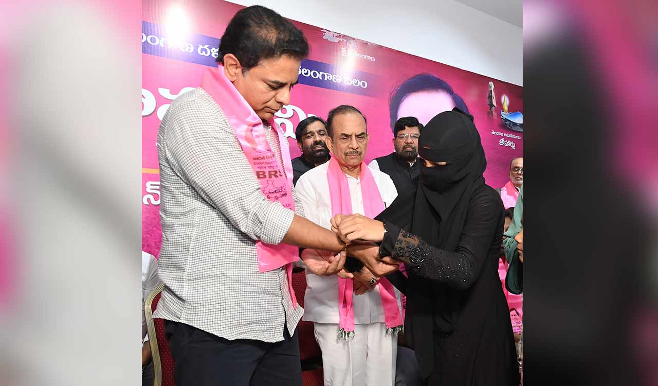 KTR comes to rescue of Telangana woman being abused in Oman