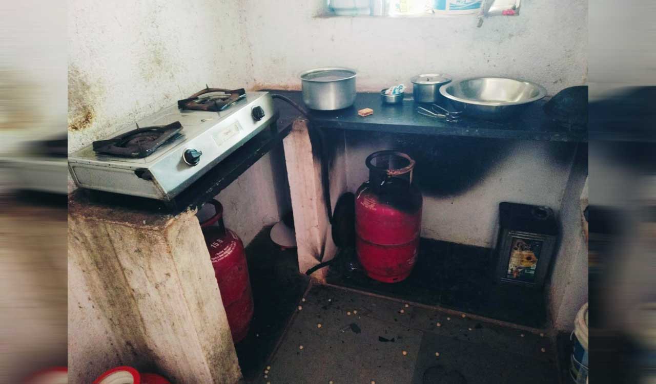 Three family members injured in cylinder leak fire at Sangareddy’s Yedakulapally