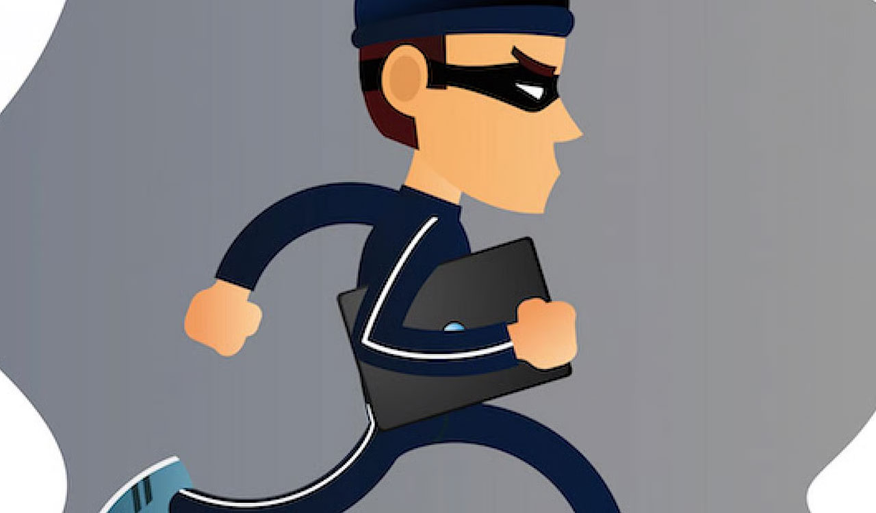 255 laptops stolen from container truck in Andhra Pradesh