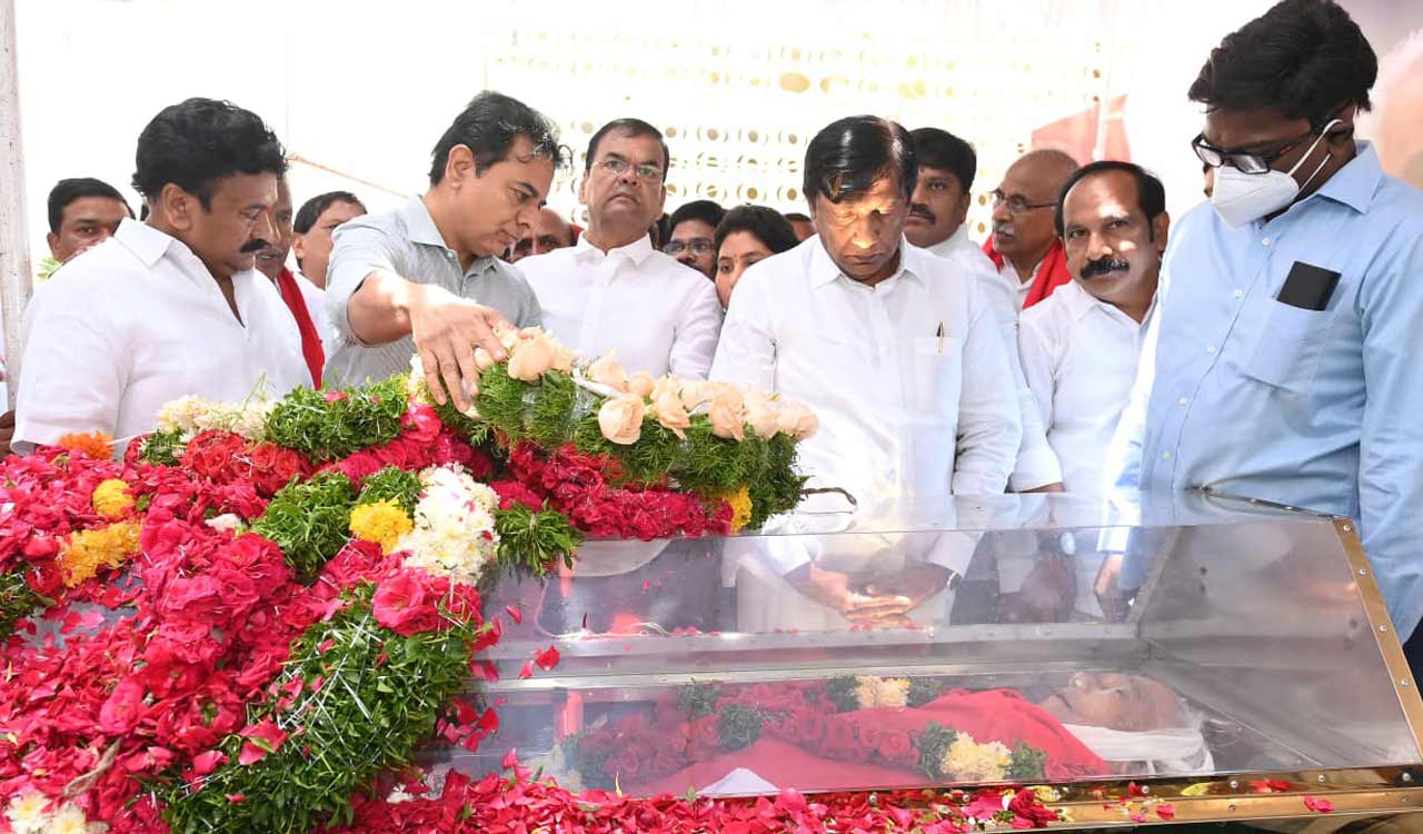 Leaders across parties pay rich tributes to CPI veteran Suravaram Sudhakar Reddy