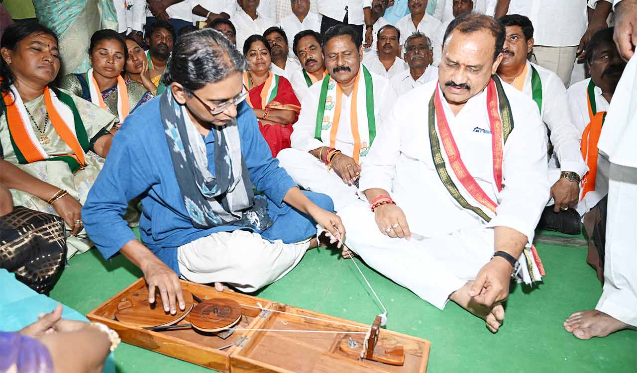 Former BRS MLA Kranthi Kiran slams Meenakshi for avoiding villages during padayatra