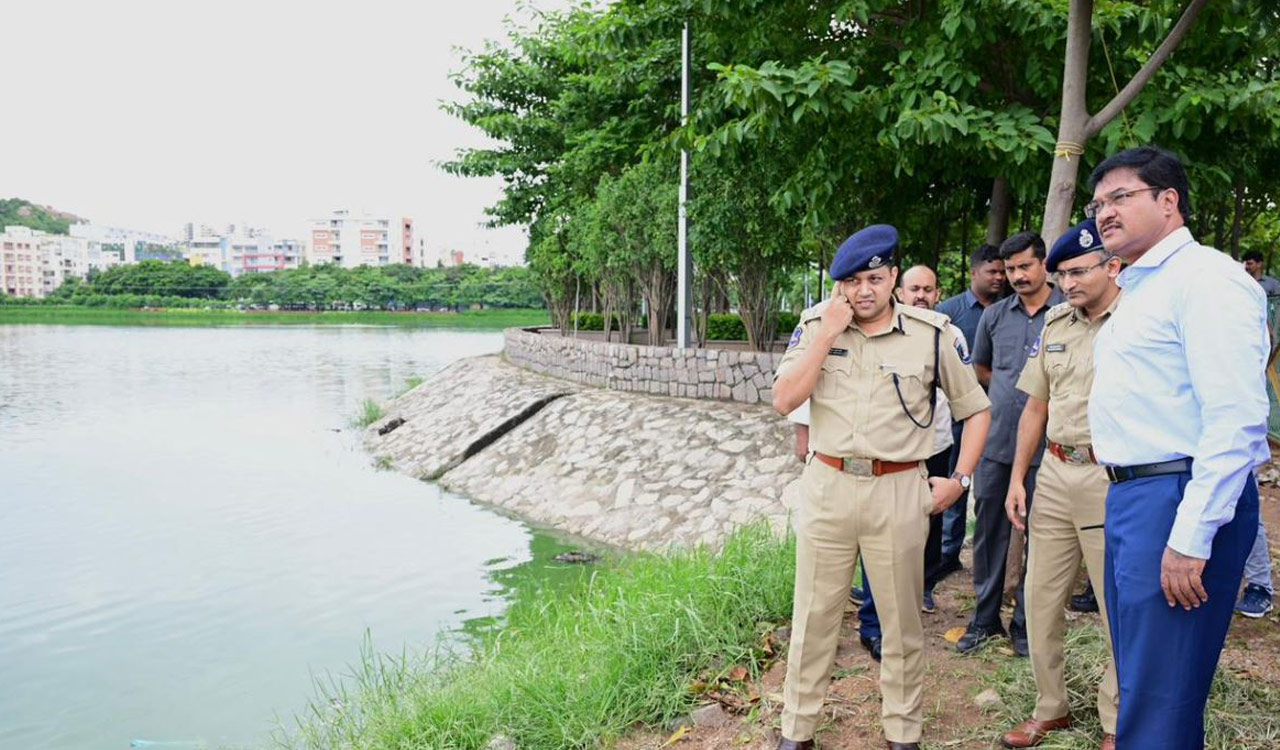HYDRAA chief AV Ranganath visits Malkam cheruvu after floods ravage Gachibowli