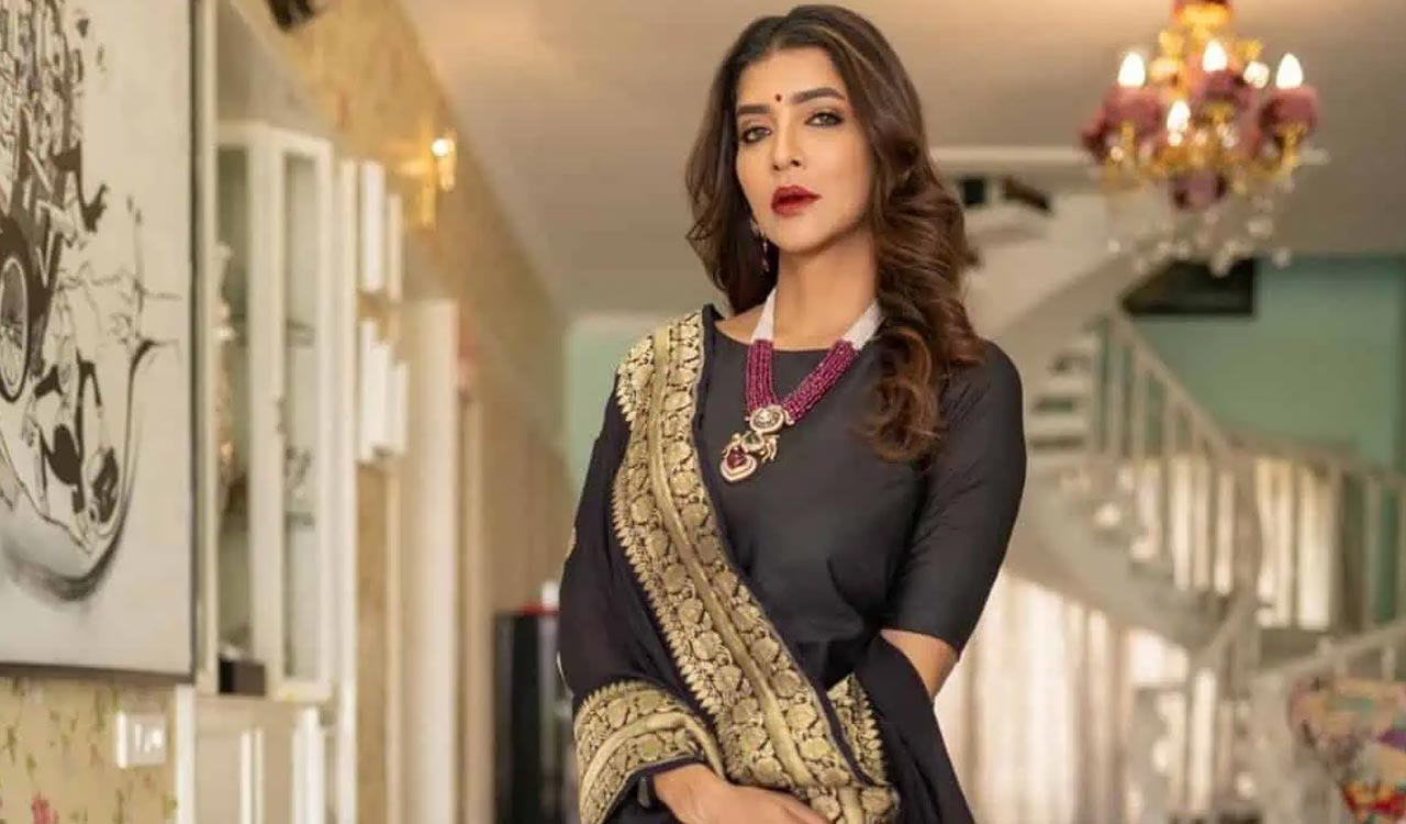 Actor Manchu Lakshmi likely to appear before ED