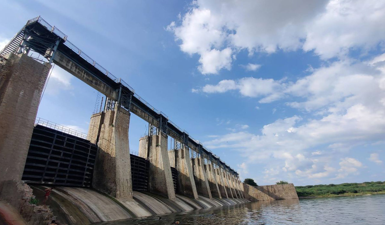 HMWSSB dismisses rumours of malfunctioning Manjeera dam crest gates