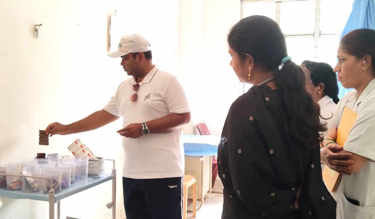 Telangana: Collector cycles 20 km to inspect Ramayampet hospital, promotes fitness