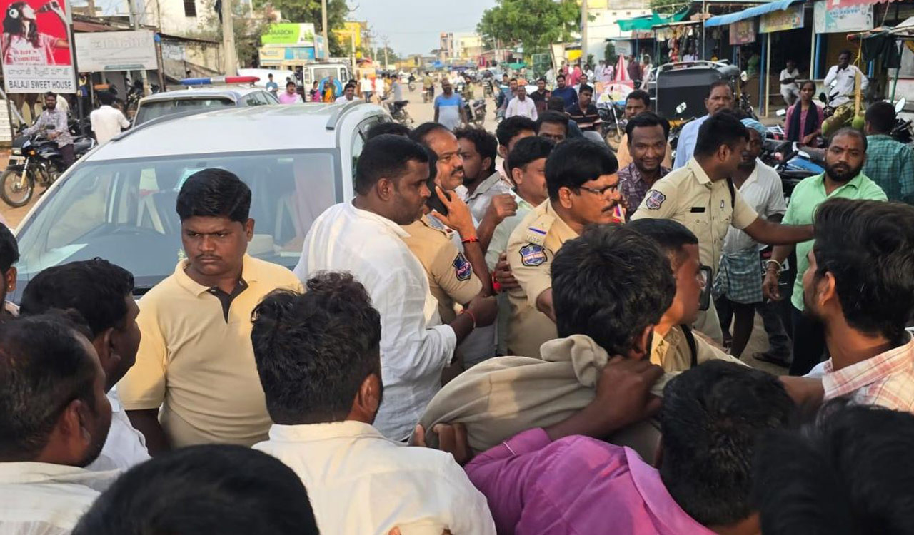 Congress workers attempt to attack BRS leader M Bhupal Reddy in Medak