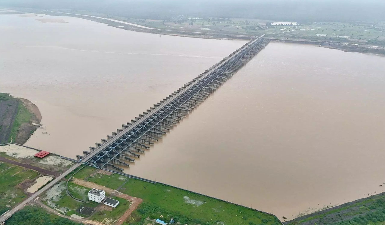 Ghose Committee says barrages meant only to divert water, should be constructed with low storage capacity