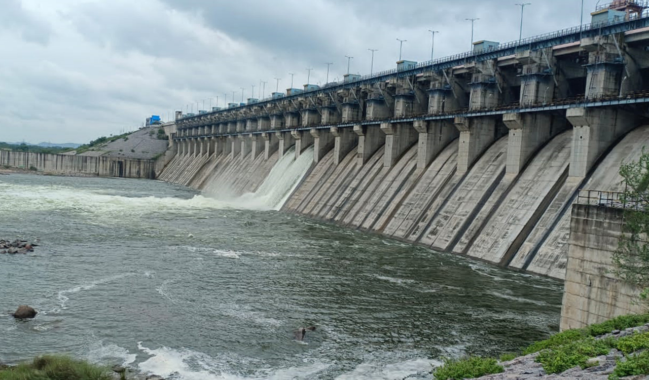Heavy inflows force release of water from Mid Manair Reservoir