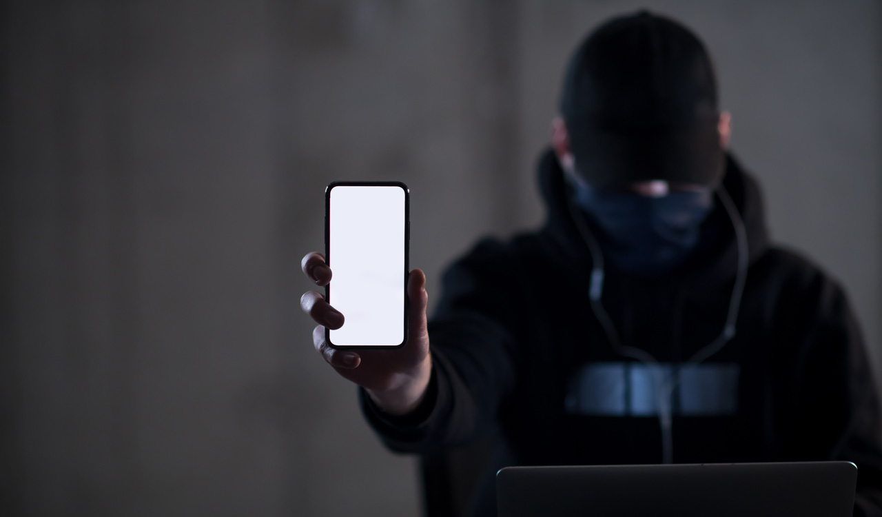 Telangana cyber cops expose premium credit card phone scam