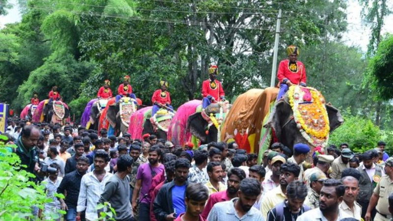Gajapayana begins with rituals and folk arts ahead of Mysuru Dasara