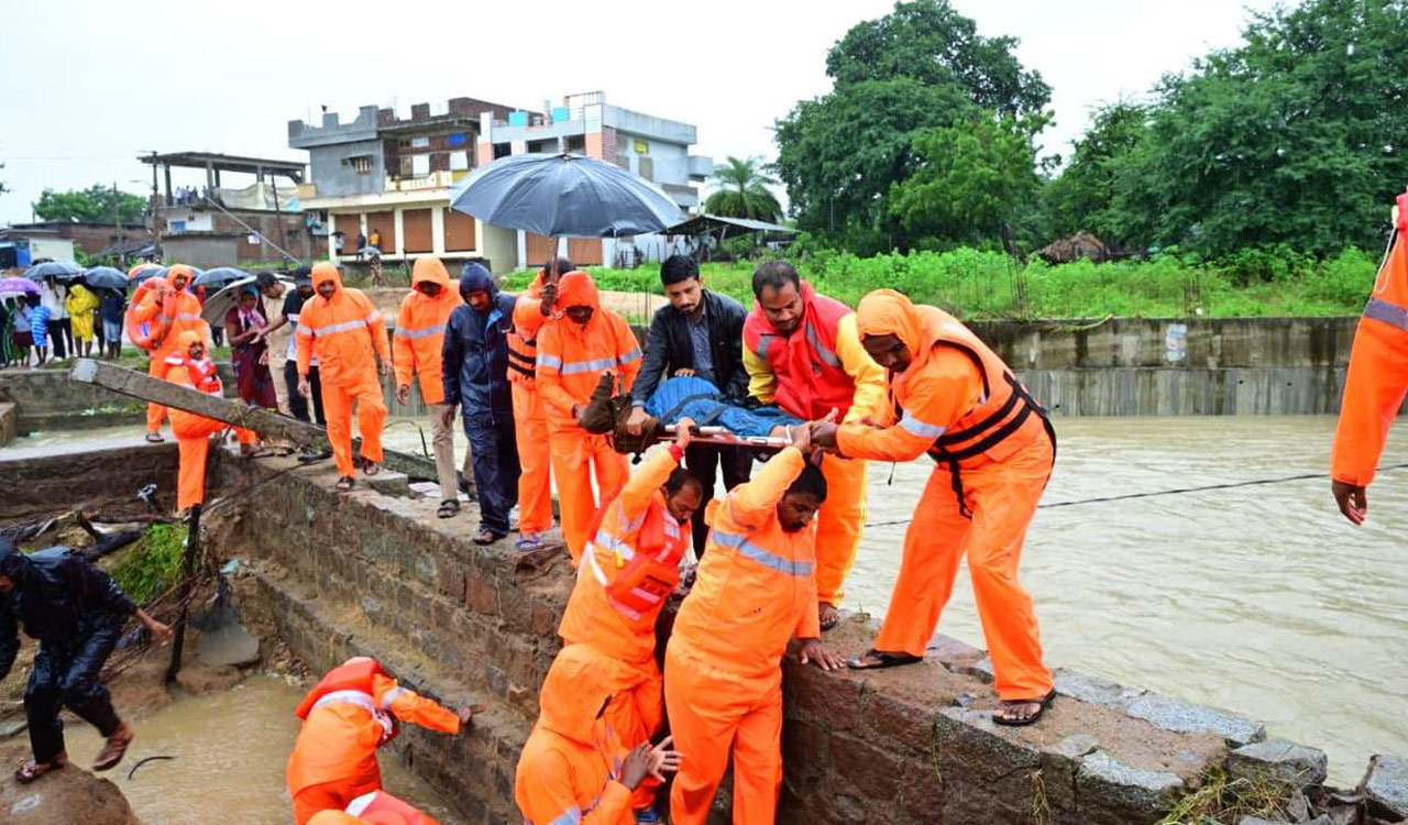 Pregnant woman ferried across rivulet in earthmover to reach hospital