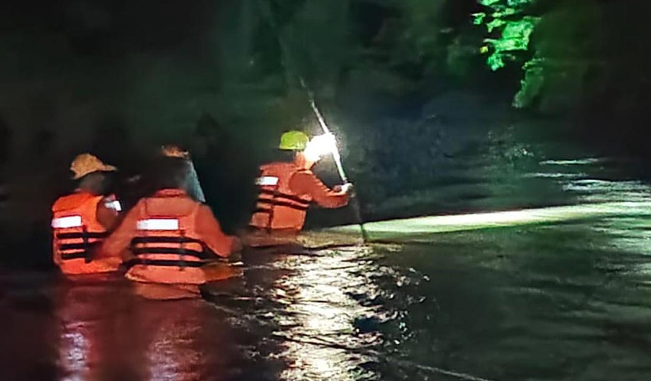 NDRF rescues four persons from overflowing stream in Mulugu
