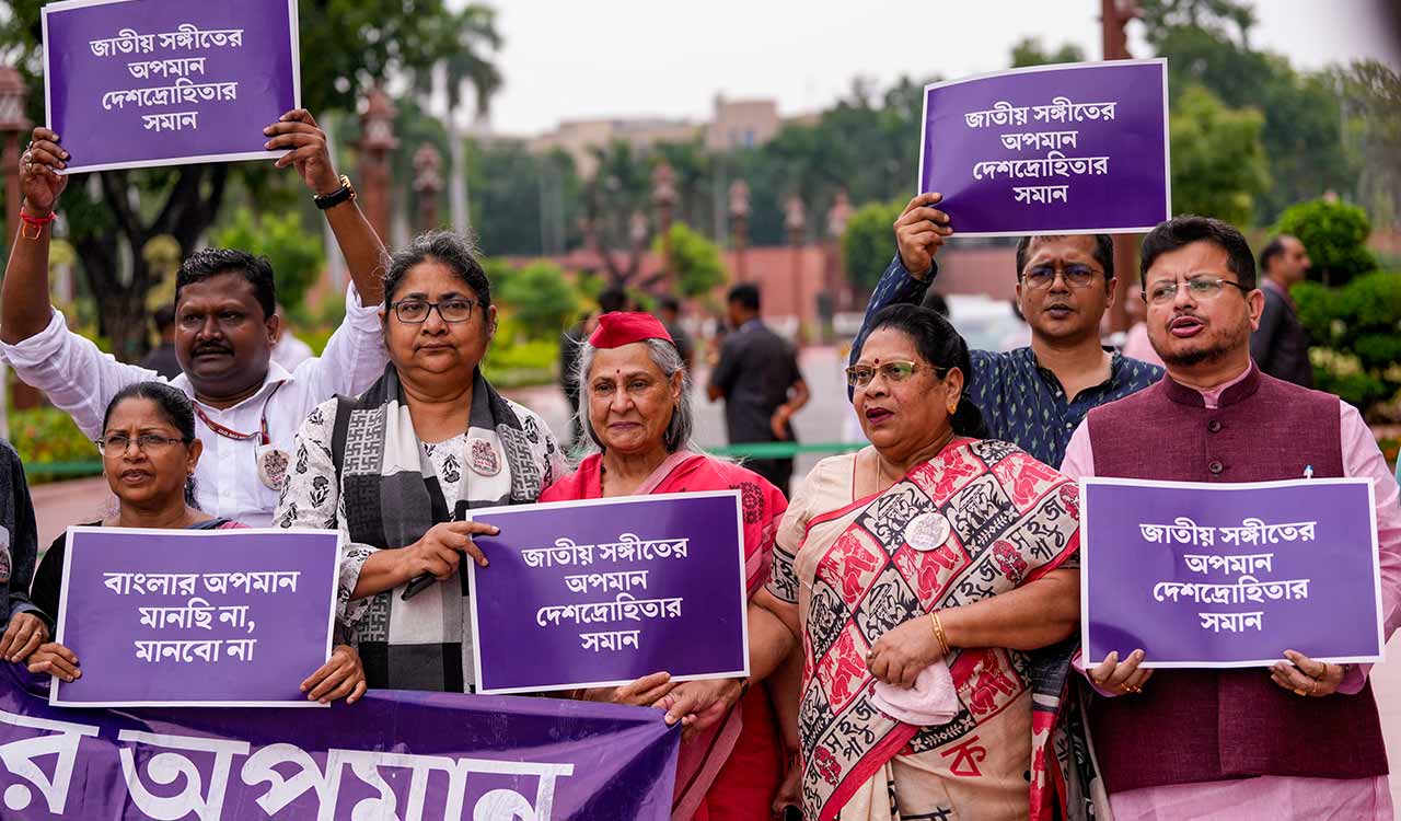 Opposition holds ‘T-shirt protest’ against SIR, ‘vote chori’ in Parliament