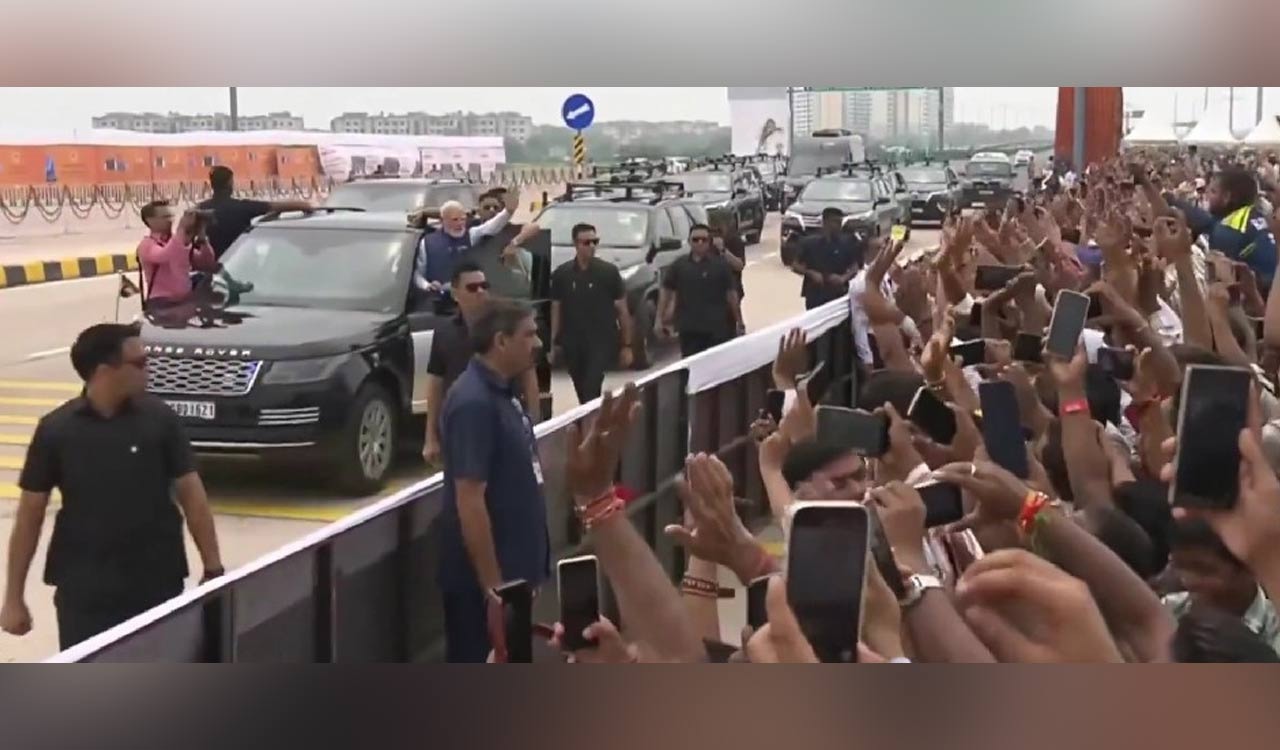 Highway projects’ inauguration: PM Modi holds roadshow in Delhi