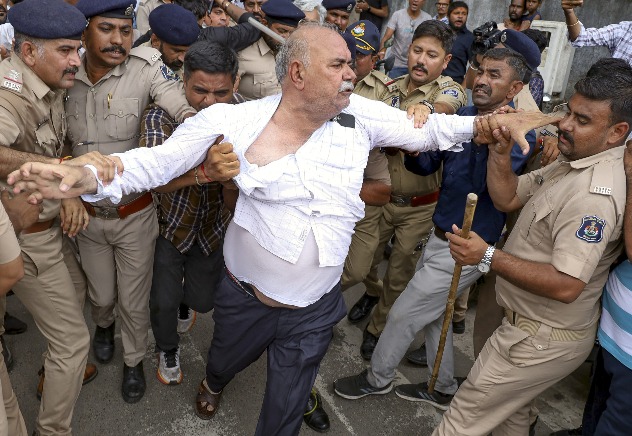 Gujarat Child Rights Panel Seeks Report After Class 10 Student Stabbed to Death in Ahmedabad School