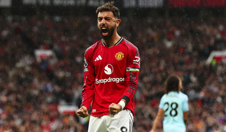 Fernandes' penalty helps Man United stage dramatic 3-2 win over Burnley