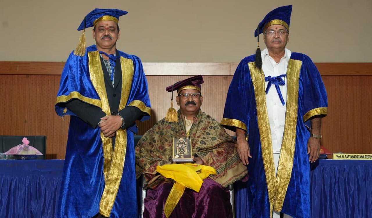 G Pulla Reddy College holds graduation for 2022–25 batch
