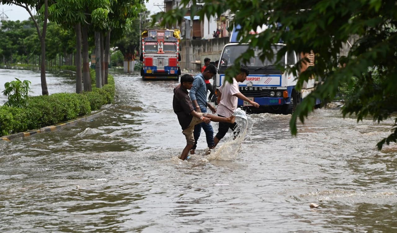 Watch: Hyderabad’s Puranapul area inundated after release of surplus floodwater from Himayatsagar