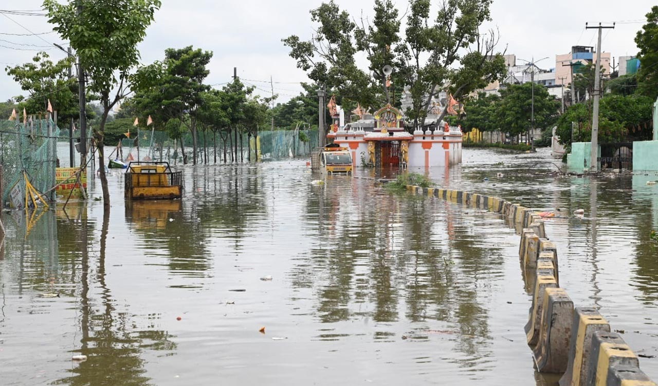 Watch: Hyderabad’s Puranapul area inundated after release of surplus floodwater from Himayatsagar