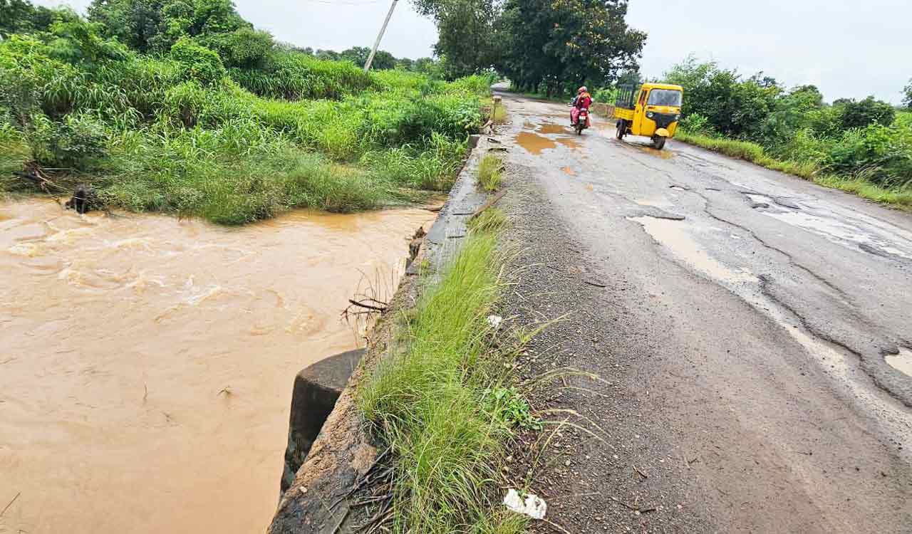 Rains leave Telangana’s Panchayat Raj, R&B departments with daunting task