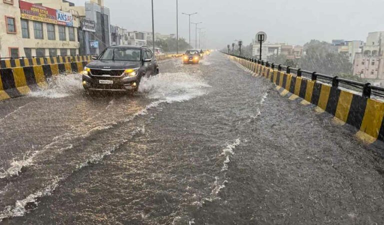 Widespread moderate rainfall soaks Hyderabad and surrounding districts overnight